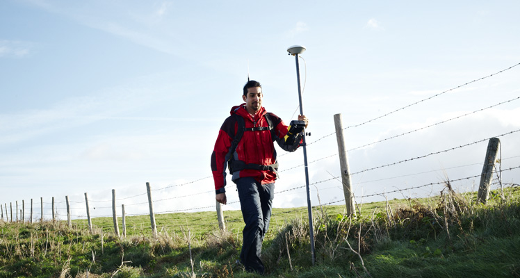 天寶Trimble R5 GNSS接收機(jī) 天寶Trimble R5 GNSS接收機(jī)