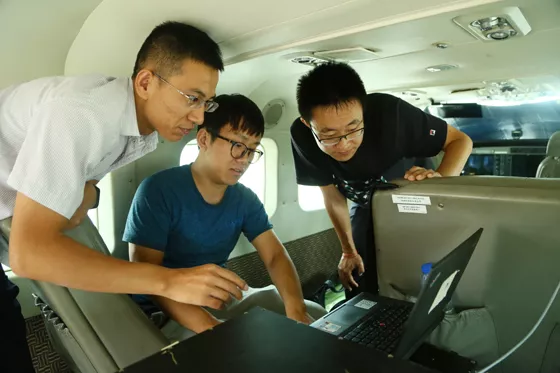 測試設(shè)備和飛機 測試設(shè)備和飛機